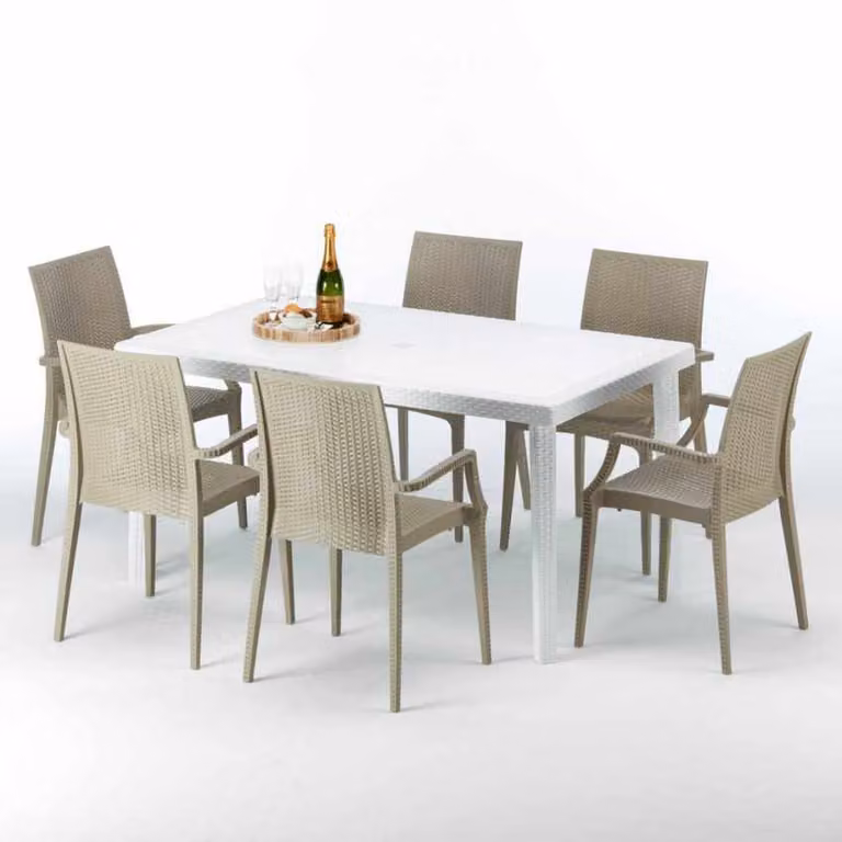 Tavolo rettangolare bianco e 6 sedie in polipropilene colorato Set di bastoni per esterni Grand Soleil Arm Bistrot Summerlife - Beige