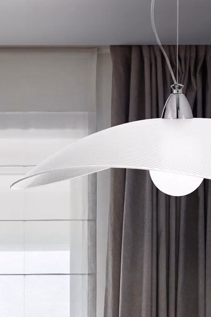 Lampada a Sospensione MELVIN Rossini Group in Vetro Bianco e Metallo Cromato, Diametro: 64 cm, Attacco E27, IP20 – 2