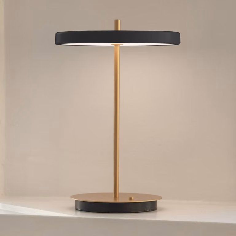 UMAGE Lampada da tavolo a LED Asteria Move, dimmerabile, Ottone / Oro, Soggiorno / Sala da pranzo, Metallo, Design, Lampada da tavolo LED