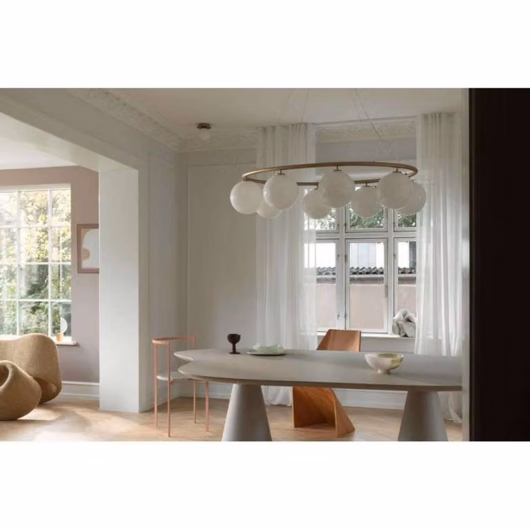 Nuura Aps Applique da parete di design Liila, dimmerabile, Ottone / Oro, Bagno, Metallo, Scandinavo, Applique