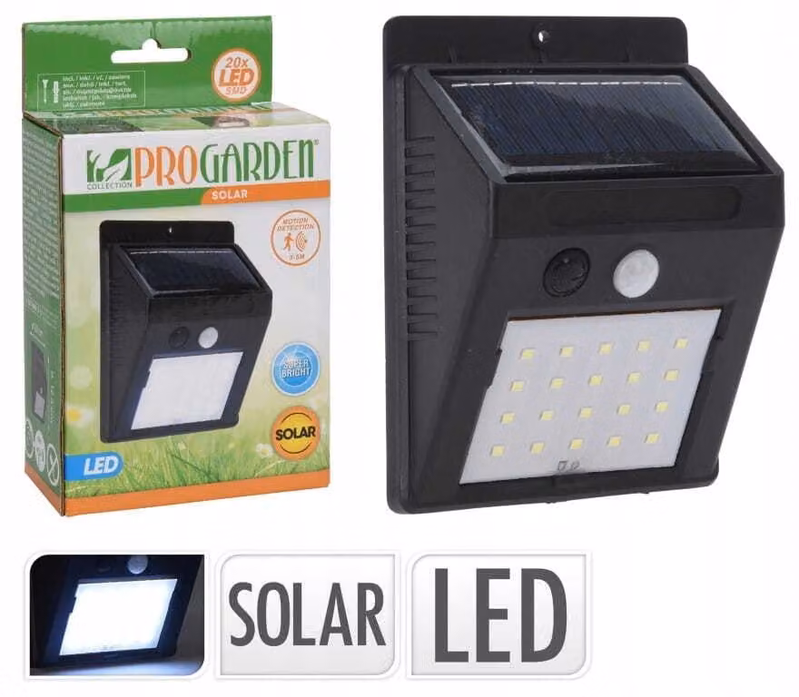 Rilevatore di movimento universale a LED davanti alla casa