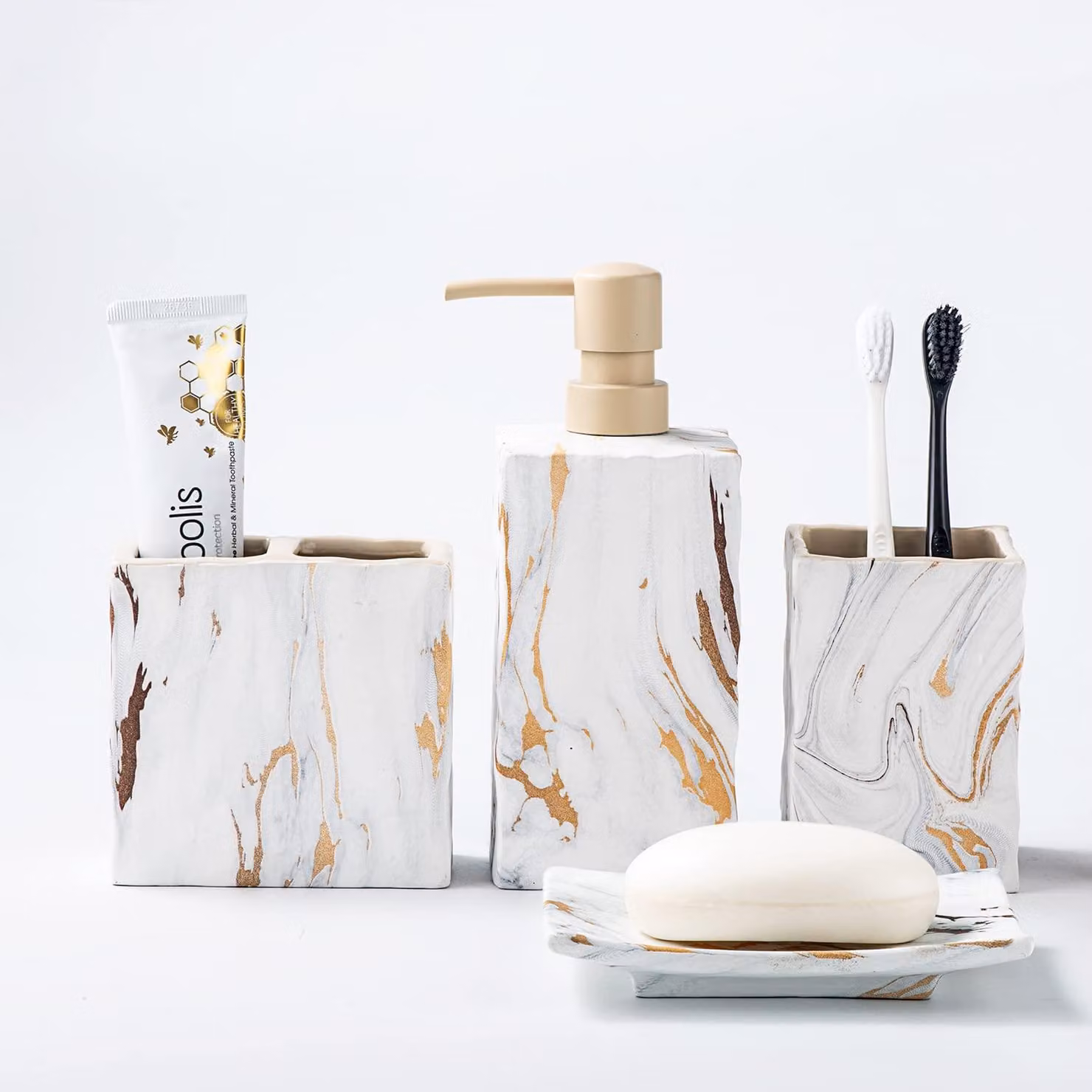 Set di accessori da bagno RQYIXI, composto da 4 pezzi, con aspetto marmorizzato: porta spazzolini, portasapone