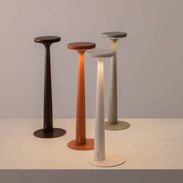 Karman Lampada da tavolo di design Papiria, dimmerabile, Rosso, Soggiorno / Sala da pranzo, Alluminio, Design, Lampada da tavolo