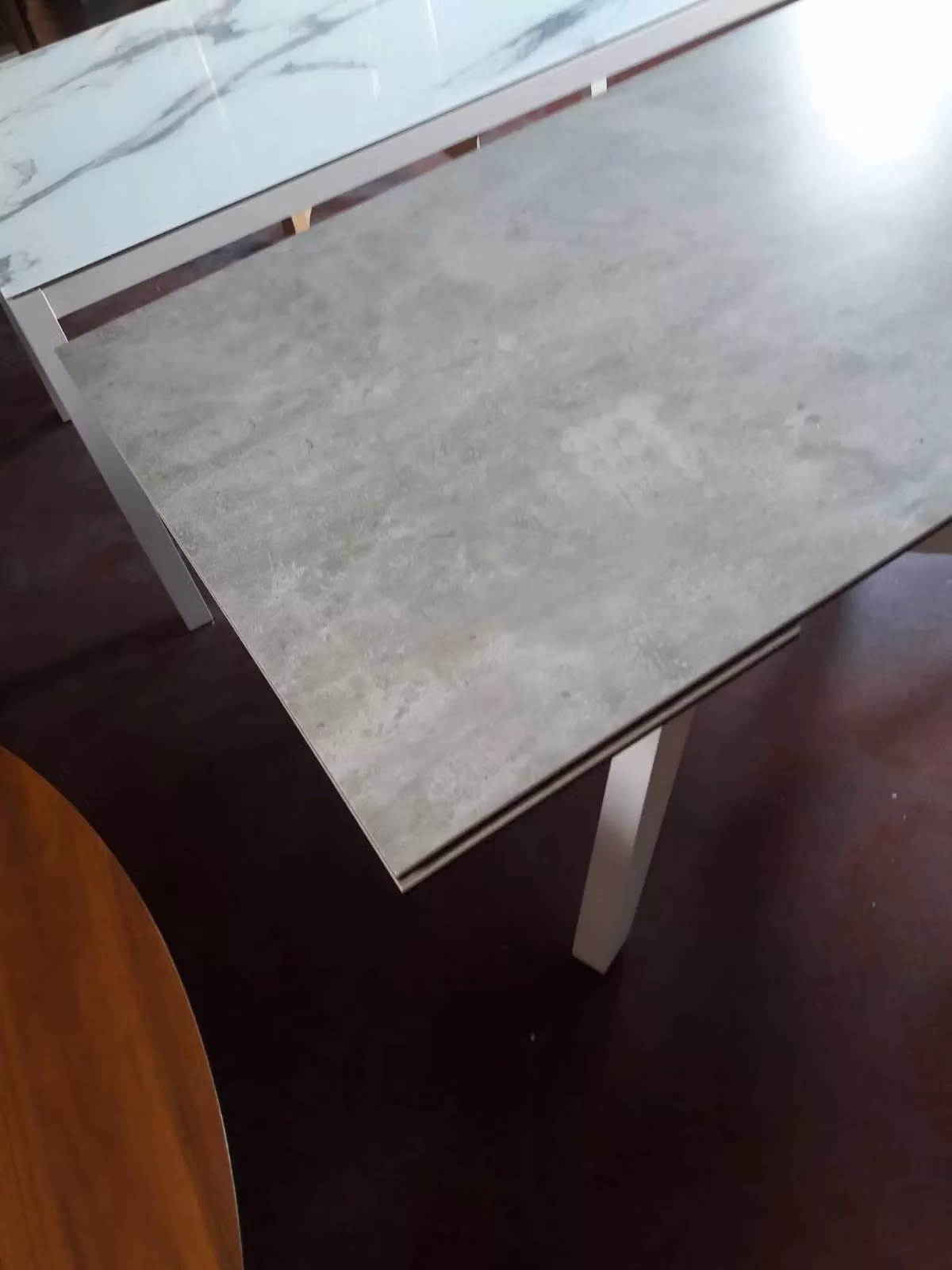 Tavolo estensibile Big Table Mobili 2G con piano in vetro e ceramica finitura beton, L: 160 cm, P: 90 cm, H: 76 cm (aperto 240 cm) – 3