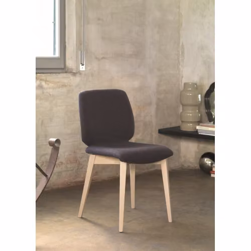 Sedia Sasha in legno ed ecopelle o tessuto Friulsedie