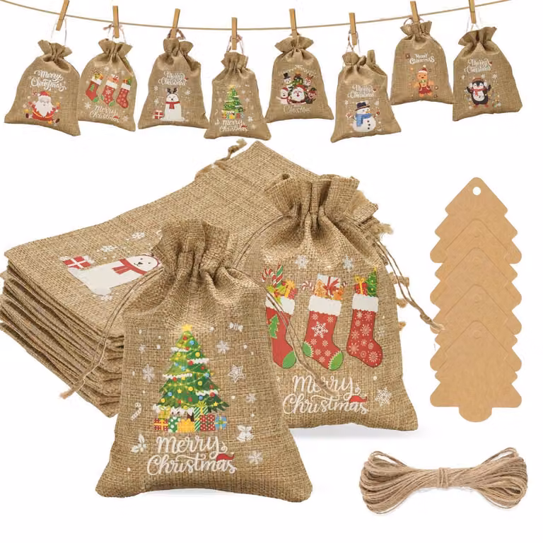Calendario dell'Avvento con 24 sacchetti in iuta, dimensioni 13x18 cm, con ciondolo e corda