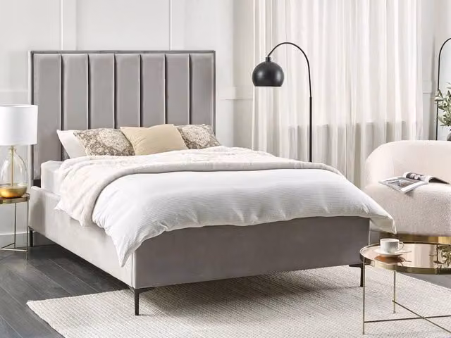 Letto matrimoniale Beliani in velluto grigio con contenitore e gambe in metallo nero L/P/H: 140 x 200 cm