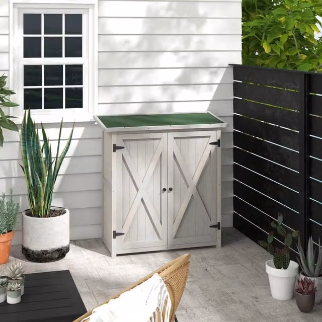 Armadio da giardino in legno con 2 ante 2 ripiani e vano aperto tetto inclinato esterni grigio chiaro 110 × 55 × 117 cm