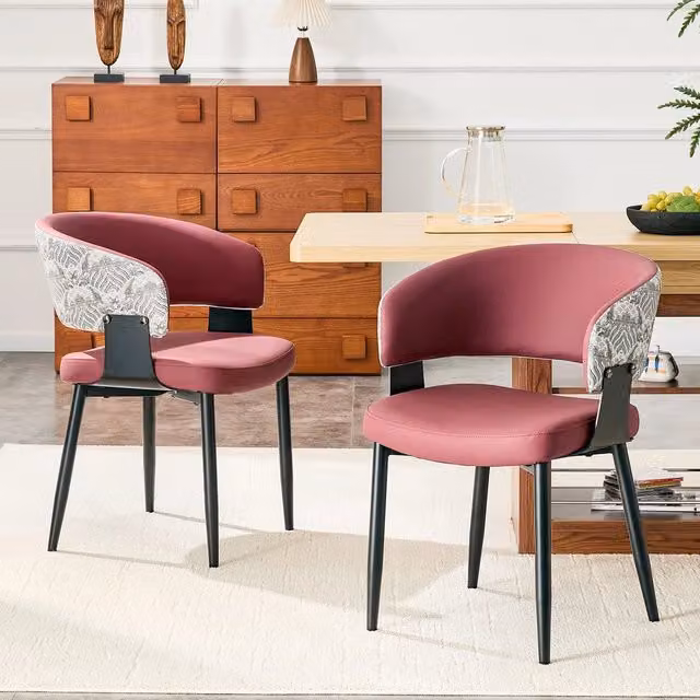 Set di 2 sedie da pranzo MINIMAL in similpelle rossa con braccioli e gambe in legno