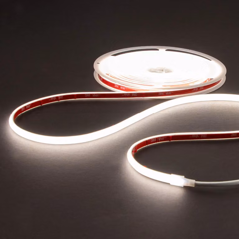 STRISCIA LED RGB ARELUX XTAP, 220V, 13,5W/metro, bobina da 50 metri, 60 LED/metro, resistente ai raggi UV, angolo di emissione 120°, grado di protezione IP67