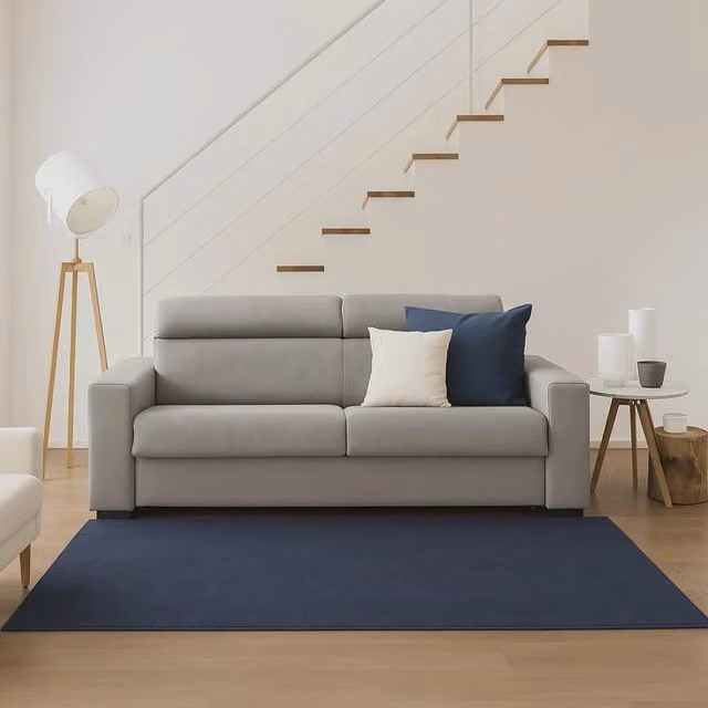 Divano a 3 posti Vigolana TALAMO ITALIA in tessuto Grigio con poggiatesta regolabili e braccioli slim L: 220 cm, P: 95 cm, H: 85 cm – 1