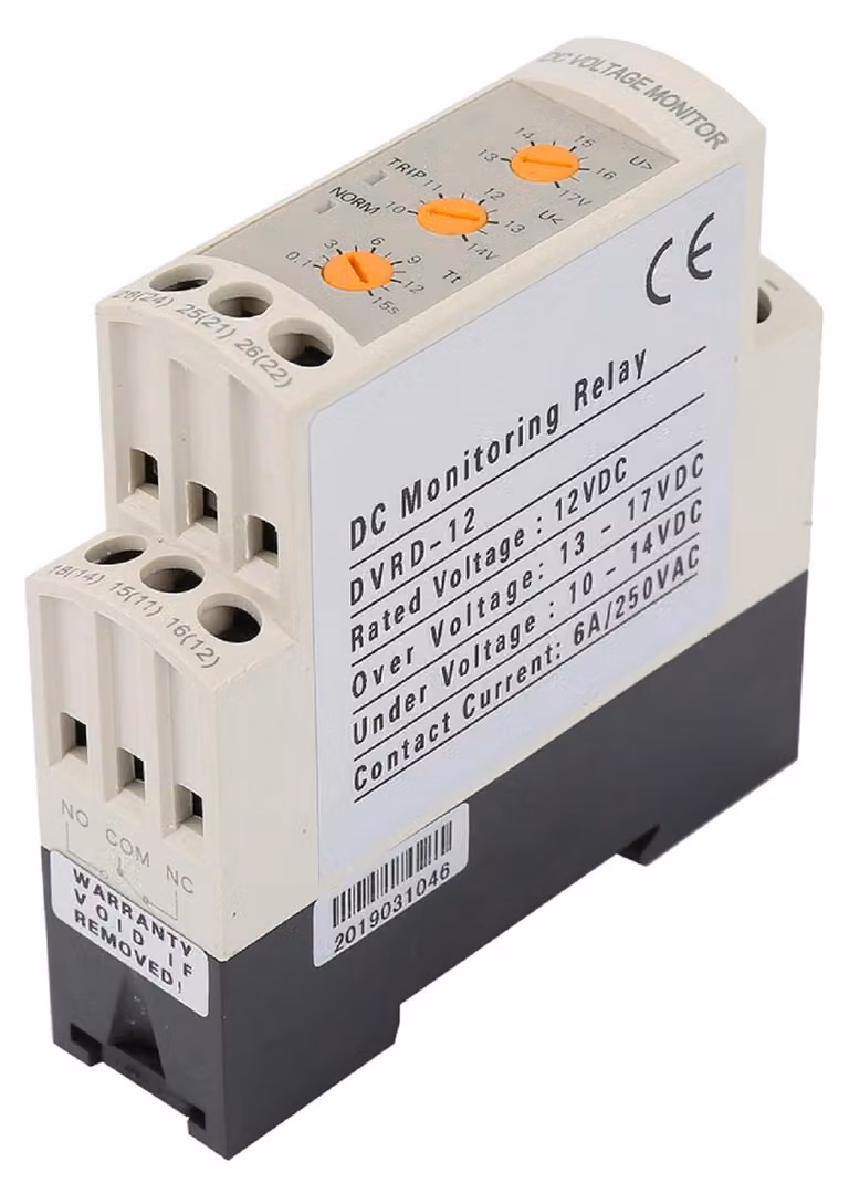 Relè di protezione da sovratensione DC a 12V con monitoraggio in tempo reale
