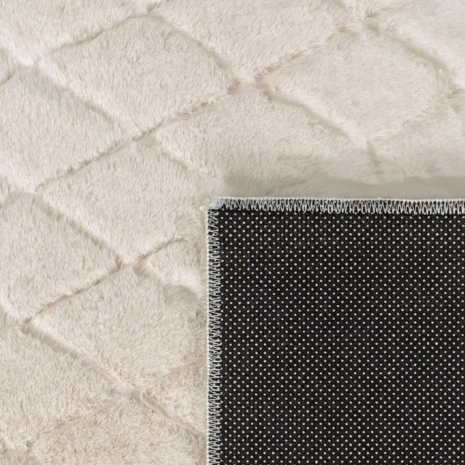 Tappeto in ecopelliccia Arnia crema L: 120 cm, P: 160 cm – 3