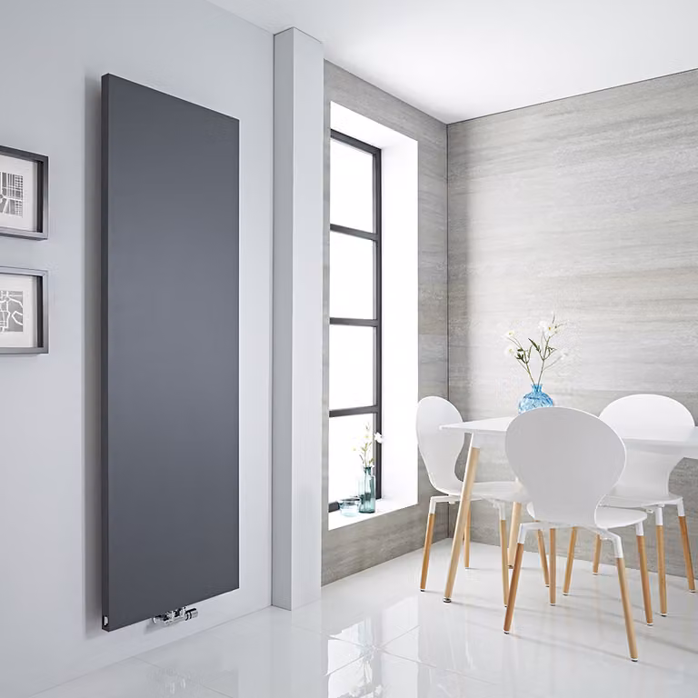 Radiatore Verticale Antracite a Piastra 1800x600mm 1110W - Potenza elevata - Stile Moderno - Rubi
