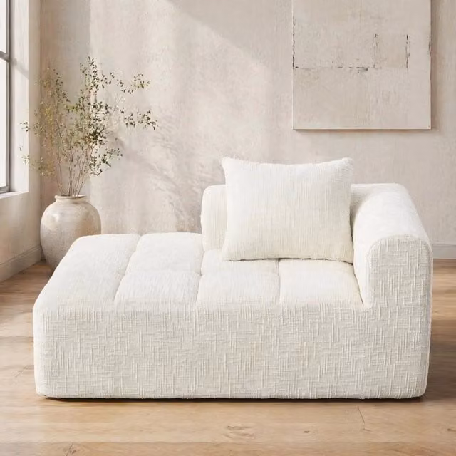 Divano Chaise Longue REDOM in tessuto beige con cuscini, design moderno a L, L/P/H: 158 x 90 x 60 cm