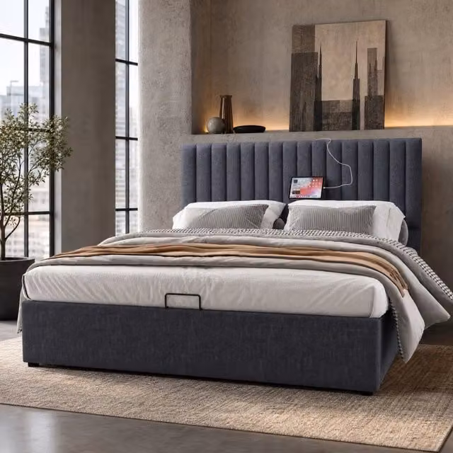 Letto imbottito con testiera contenitore regolabile; LED via app; USB e Type-C; 160x200 cm; grigio