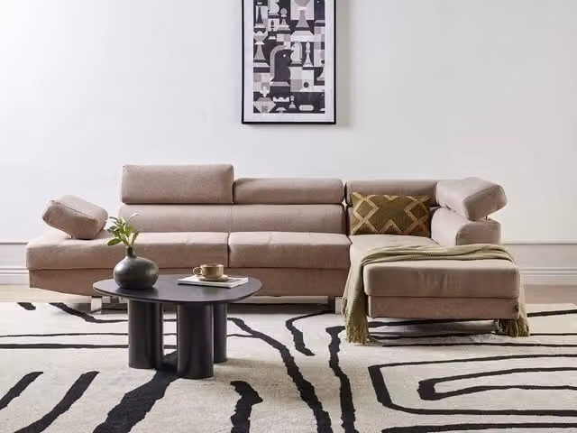Divano angolare moderno BELIANI in tessuto beige con poggiatesta regolabile e forma a L L/P/H: 262 x 169 x 81 cm – 1