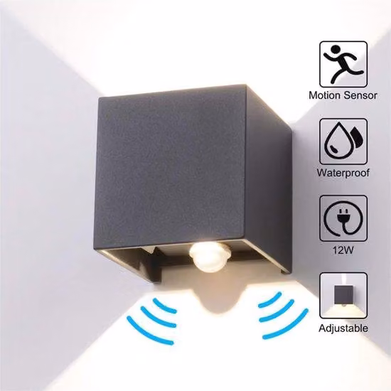 Lampada per interni ed esterni - 12 Watt, impermeabile, con orientamento del fascio luminoso regolabile - Rilevatore di movimento per balconi, ingressi, vialetti e terrazze