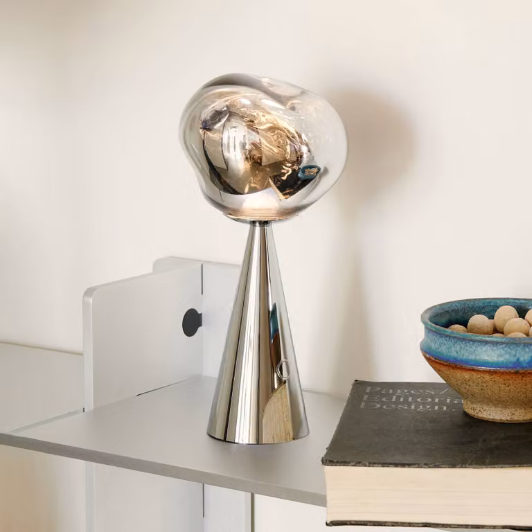 Tom Dixon Lampada da tavolo a LED ricaricabile Melt Portable, argento, 29 cm Melt, dimmerabile, Cromo / Argento, Camera da letto, Plastica, Design