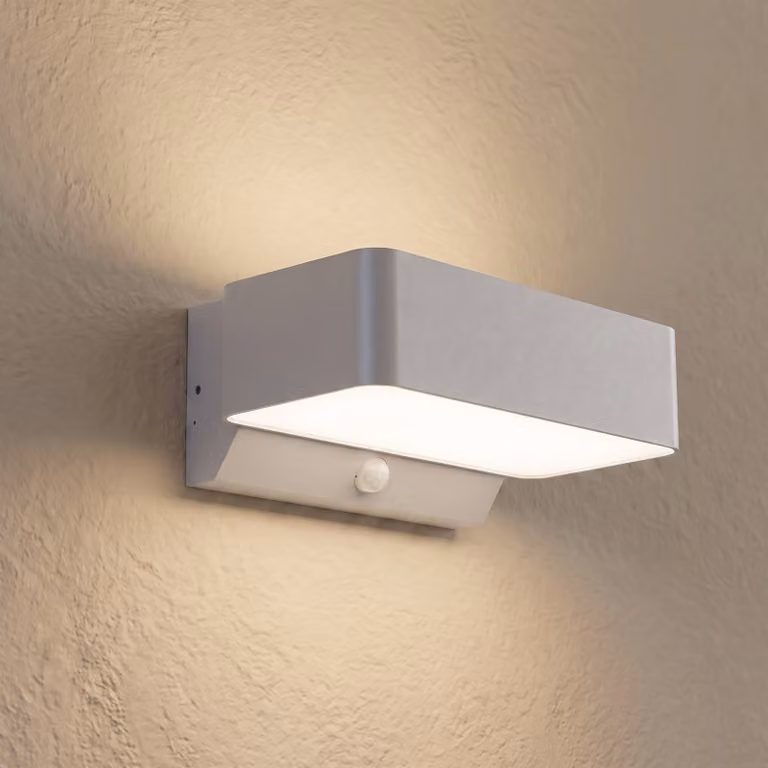 Applique da esterni LED Lindby Fando, argento opaco, con sensore, IP44 Fando, Alluminio / Grigio / Zincato, Alluminio