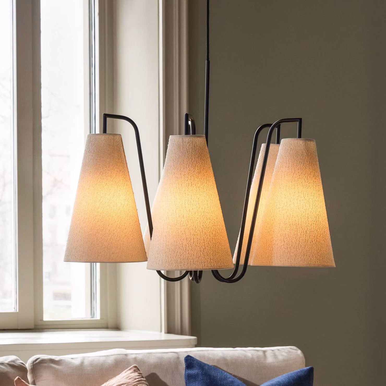 Globen Lighting Lampada a sospensione Lou Bouclé 5, dimmerabile, Bianco / Opale, Soggiorno / Sala da pranzo, Tessuto / Stoffa / Seta, Design, Lampada a sospensione