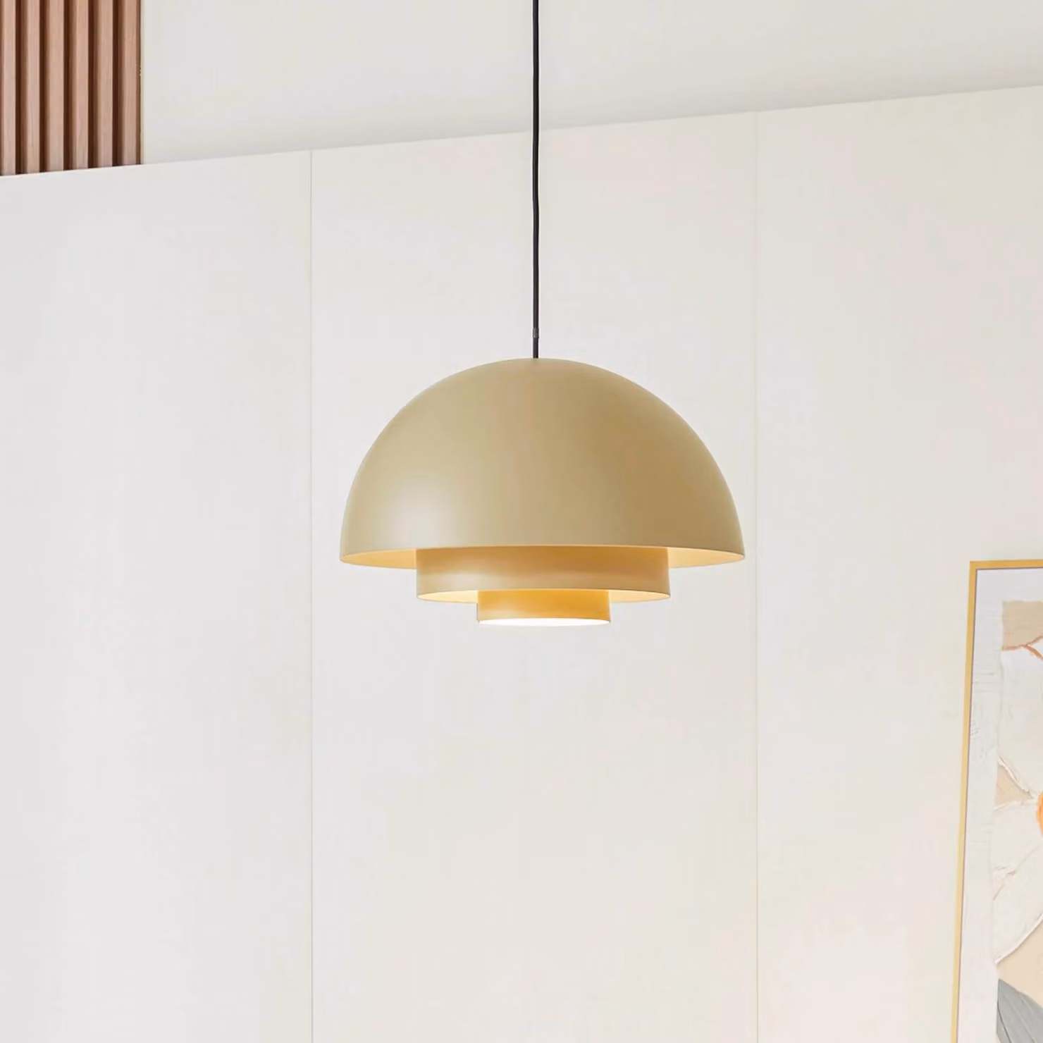 Lucande Nymara Lampada a sospensione LED, beige, alluminio, Ø 40 cm, Crema / Ambra, Soggiorno / Sala da pranzo, Alluminio, Design