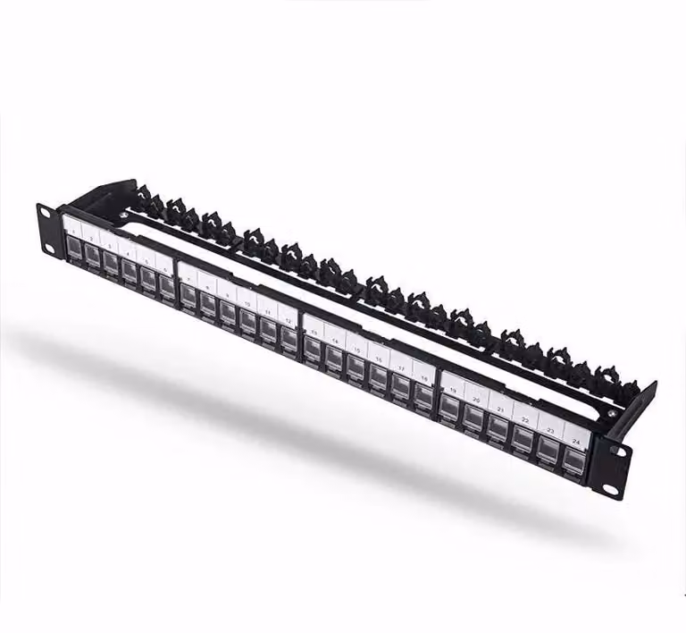 Pannello patch da 24 porte RJ45, schermato, senza connettori Keystone, con guida di montaggio posteriore rimovibile, compatibile con cavi di rete CAT7/CAT6A