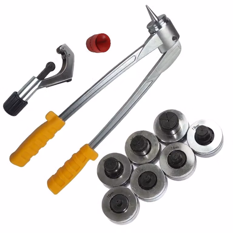 Set per la preparazione di tubi, compatibile con tubi da 10 mm a 28 mm, dotato di diversi connettori di espansione, troncatubi per tubi da 4 mm a 28 mm, costruzione robusta e duratura, fornito con custodia per gli utensili