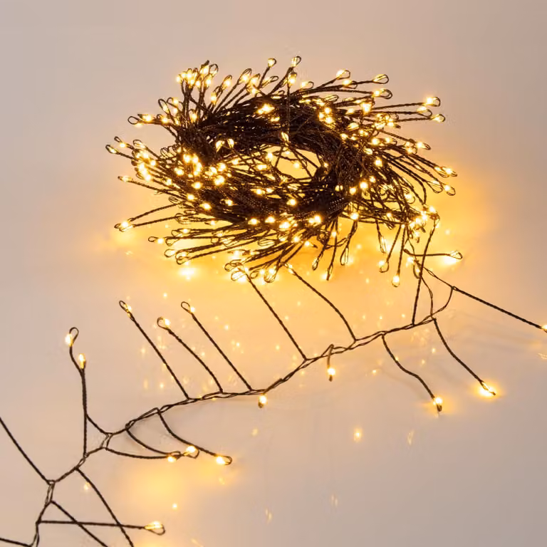 Catena luminosa a filo, luce bianca calda, con timer e 8 funzioni - 480 LED - Filo luminoso nero da 6 metri, adatto per interni ed esterni, con alimentazione a corrente