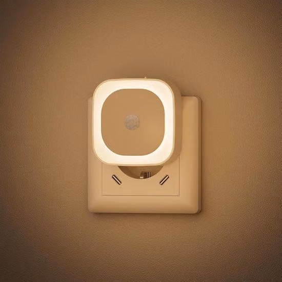 Lampada da presa con regolazione dell'intensità luminosa