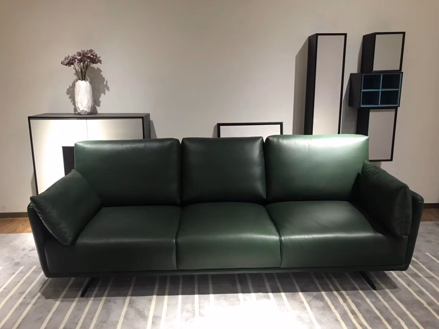 Dreisitzer Couch Polster Design Sofa Moderne 3er Sitz Sofas Zimmer Möbel Grün