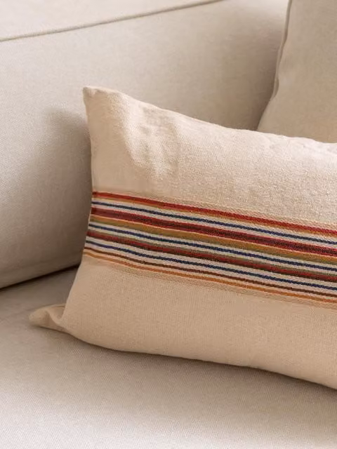 Cuscino naturale Mae Kenay Home con fodera lavabile a righe in cotone, colori marrone, arancione e blu, L: 30 cm x P: 30 cm