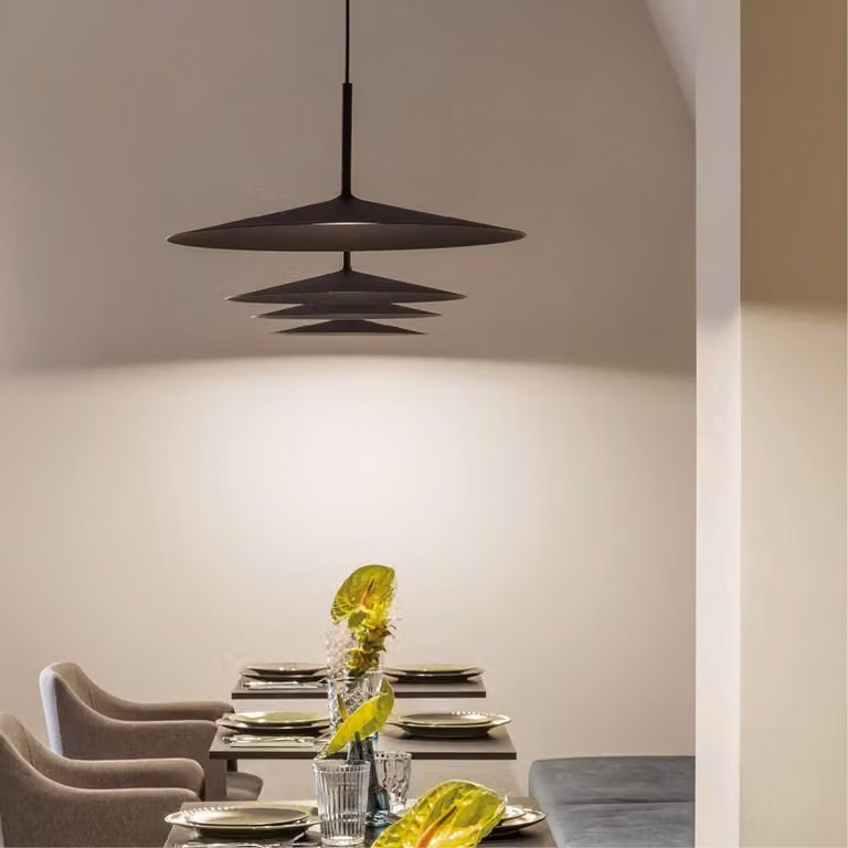 Linea Light Lampada LED a sospensione Poe Plus, nero Plus, Nero, Soggiorno / Sala da pranzo, Metallo, Moderno