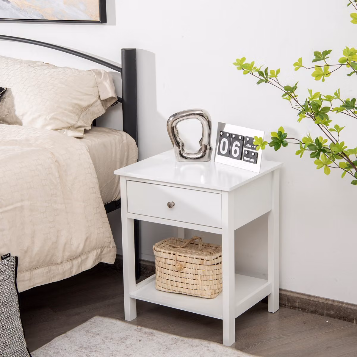 Set di 2 comodini moderni Costway con cassetto e mensola, tavolini a 2 livelli in MDF, colore bianco