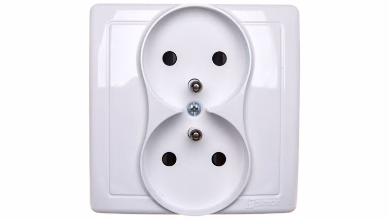 Simon Basic Presa doppia c/u 16A IP20 con otturatore bianco BMGZ2z/11