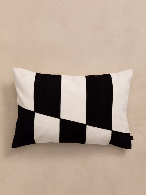 Casse cuscino rettangolari Kenay Home con motivo grafico in cotone, nero e bianco, L: 60 cm, P: 40 cm, H: 40 cm