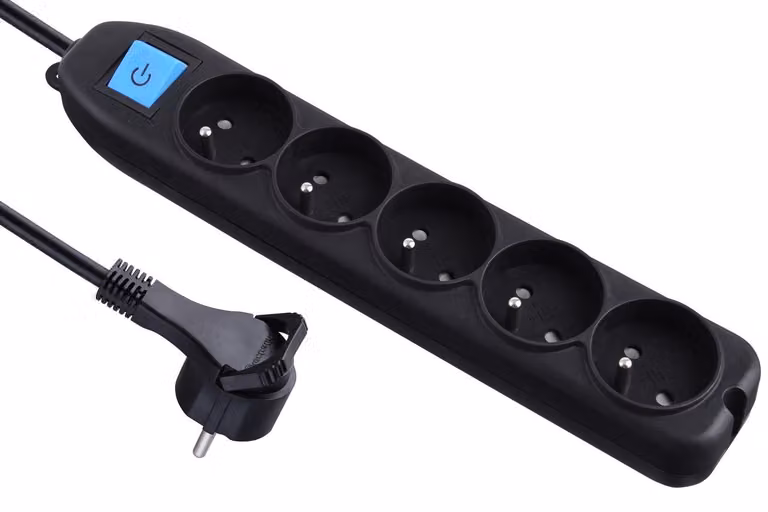 Ciabatta multipresa Electraline 32052 con interruttore/spina piatta, 1,5 m, nera