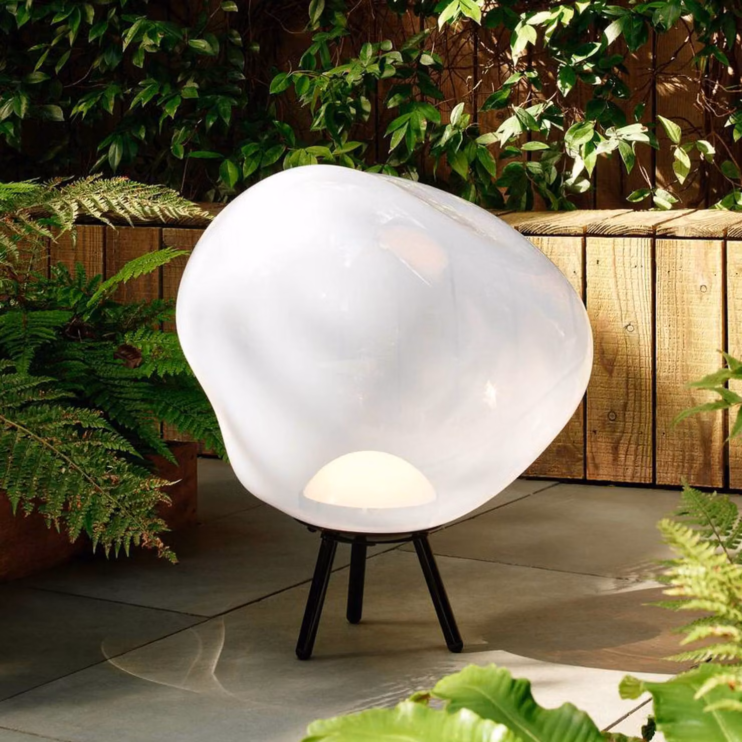 Tom Dixon Lampada da esterno a LED ricaricabile Melt large, opale, 57 cm Melt, dimmerabile, Bianco / Opale, Plastica, Design