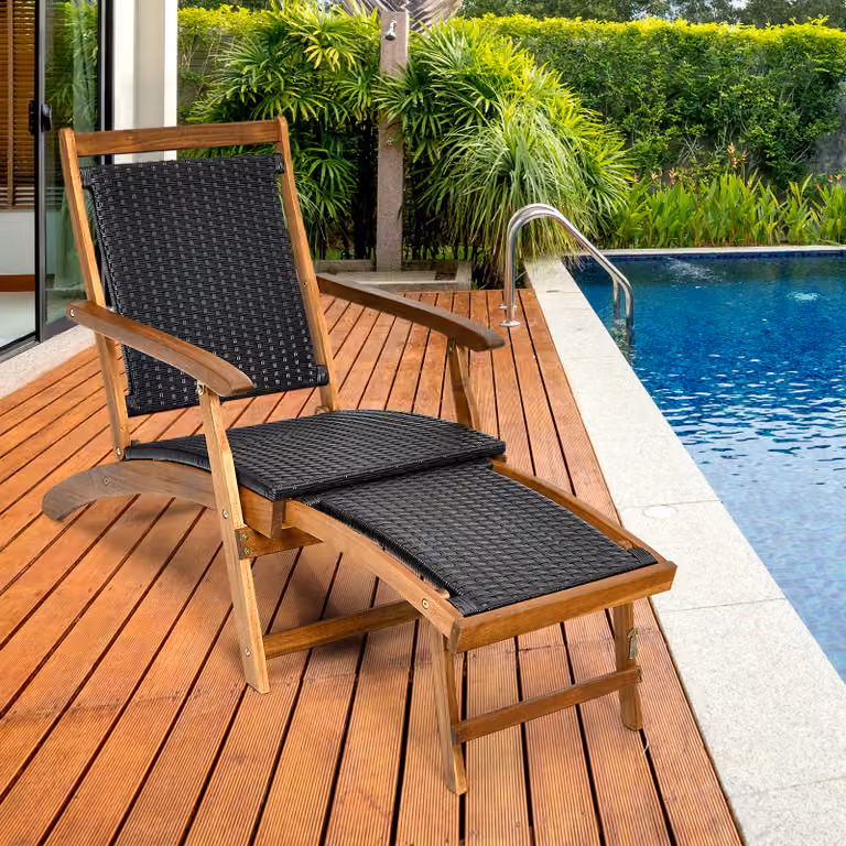 Sedia a sdraio da giardino Costway in legno di acacia con poggiapiedi telescopico e schienale ergonomico, colore nero