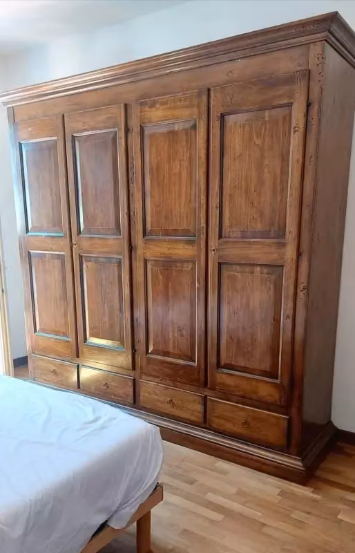 Armadio classico a 4 ante con cassetti integrati in legno di rovere marrone Mobili 2G L: 234 cm, P: 61 cm, H: 221 cm – 2