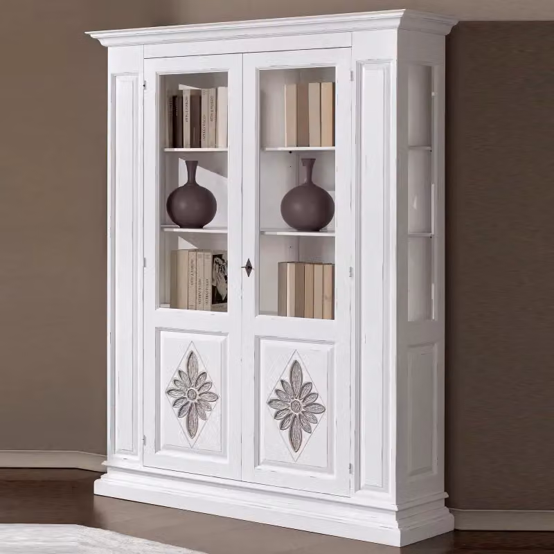Vetrina a 2 porte in legno intagliata con decoro floreale stile shabby chic bianco Mobili 2G L: 155 cm, P: 48 cm, H: 215 cm – 2