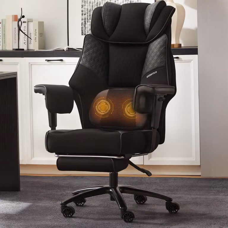 Sedia da ufficio di grandi dimensioni, con cuscino lombare massaggiante, imbottitura extra-spessa, tessuto a rete traspirante, braccioli regolabili, poggiapiedi, design ergonomico. Colore: nero