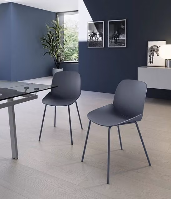 Sedia da pranzo E-Stylo moderna in polipropilene grigio scuro con gambe in metallo per interni ed esterni L: 55 cm, P: 46 cm, H: 79 cm – 2