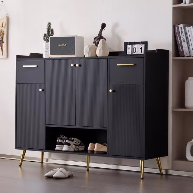 Scarpiera con 2 cassetti 4 ante e vano aperto in pannello truciolare nero con piedini alti 130 × 37 × 100 cm