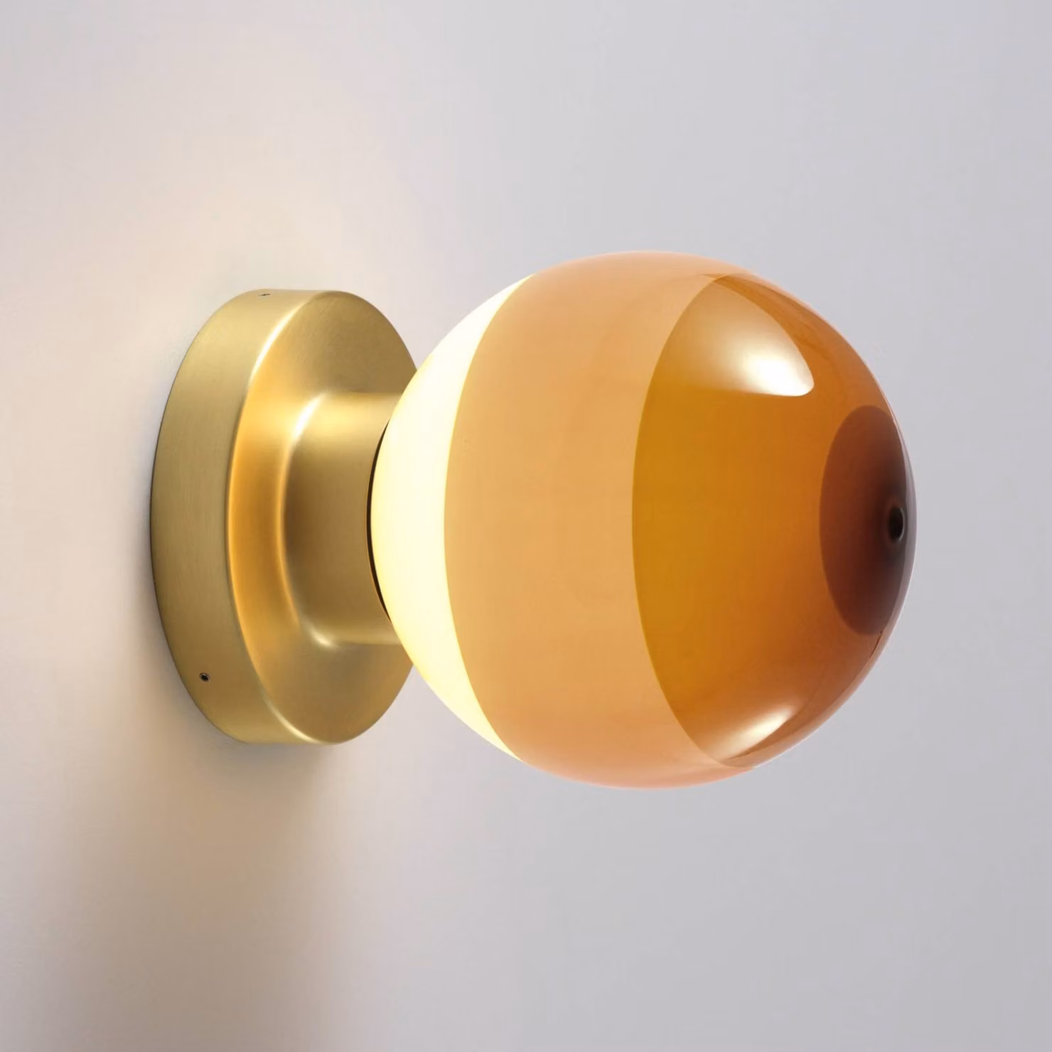 MARSET Applique da parete di design Dipping Light A2, dimmerabile, Ottone / Oro, Soggiorno / Sala da pranzo, Metallo, Design, Applique
