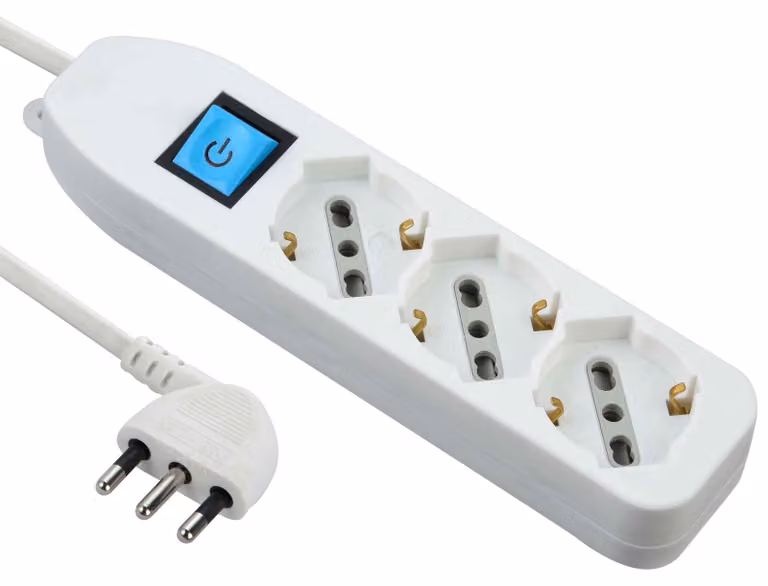 Electraline 62068, ciabatta multipresa con cavo da 1,5 metri, 3 prese universali italiane