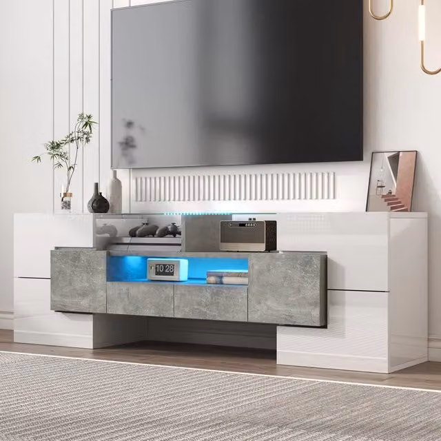 Mobile TV moderno REDOM con illuminazione LED integrata, finitura bianco lucido ed effetto cemento, L: 145 cm, P: 30 cm, H: 51 cm