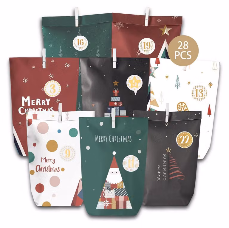 Set per creare un calendario dell'Avvento fai-da-te: 28 sacchetti di carta con adesivi numerati, graffette di legno e corda di iuta