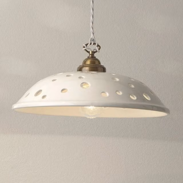 CONTEMPORANEA Sospensione Artigianale in Ceramica Bianca Lucida Piatto Traforato d.38
