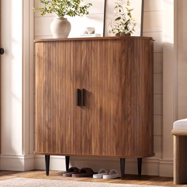 Credenza 85x43x90 cm con ante scorrevoli a serrandina e 4 ganci in MDF e truciolare naturale